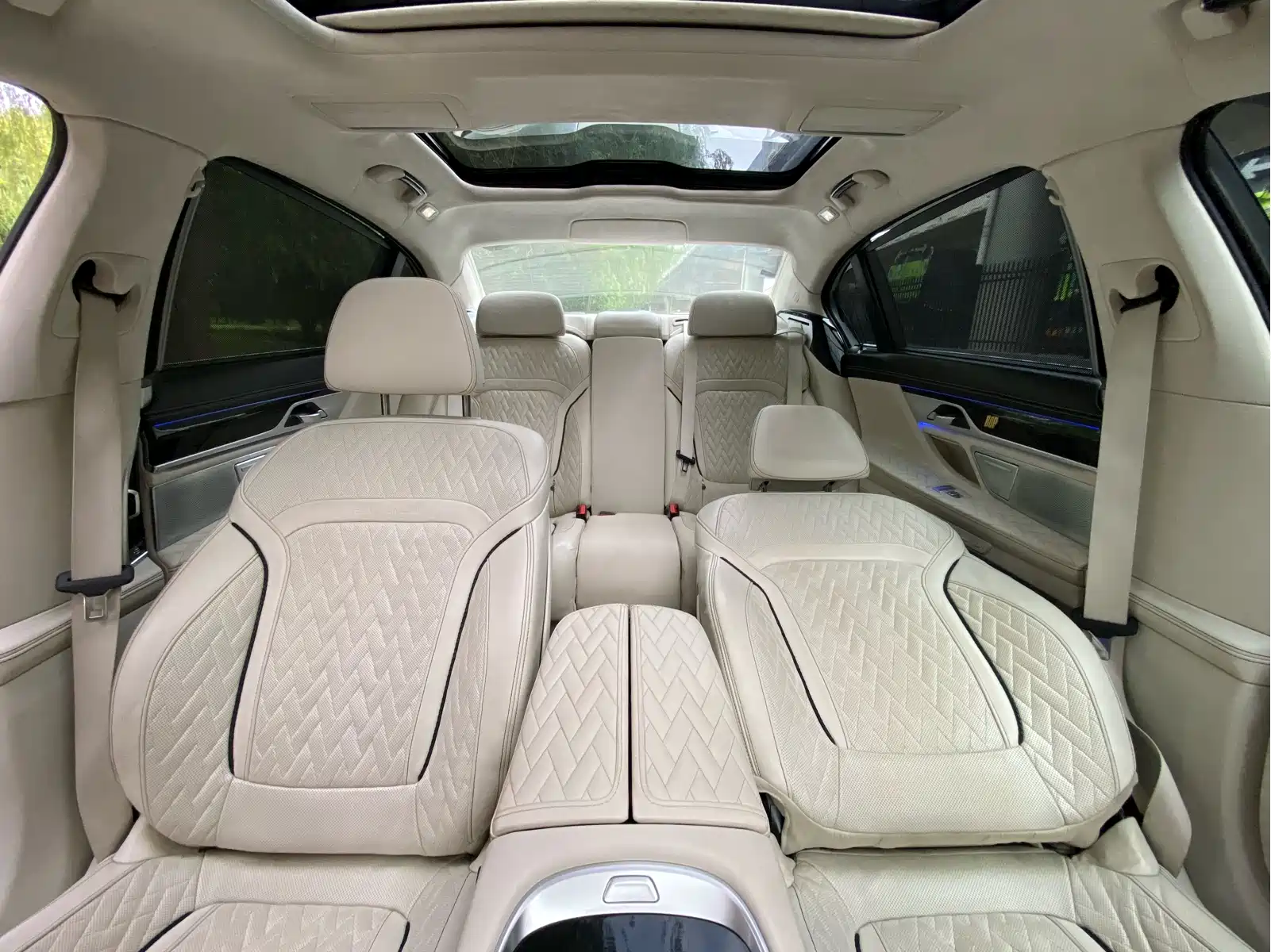 BMW 7 Series 2022 740Li xDrive Executive Luxury Package — фото 31