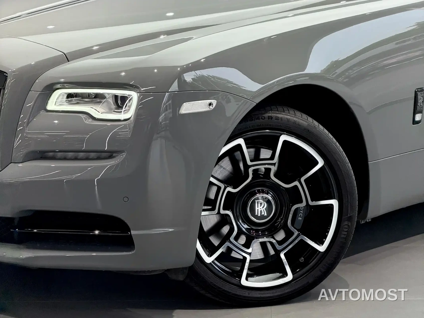 Rolls-Royce Wraith 2018 6.6T Black Badge — фото 4