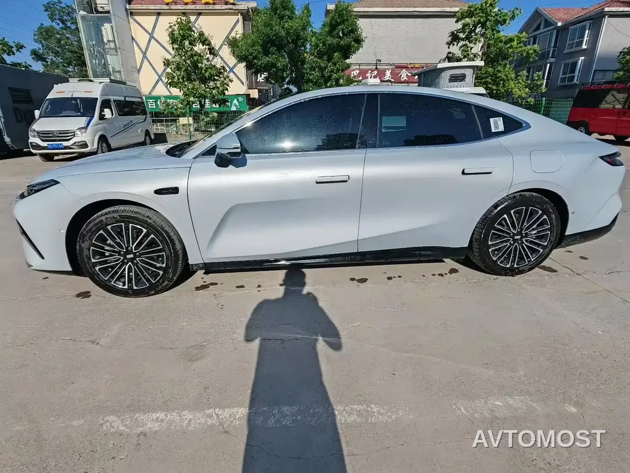 Geely Galaxy Xingyao 8 2025 130km EM-i Premium Edition — фото 3