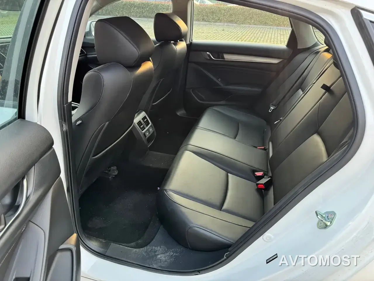 Honda Accord 2022 Sharp Hybrid 2.0L Sharp Leader Edition — фото 14