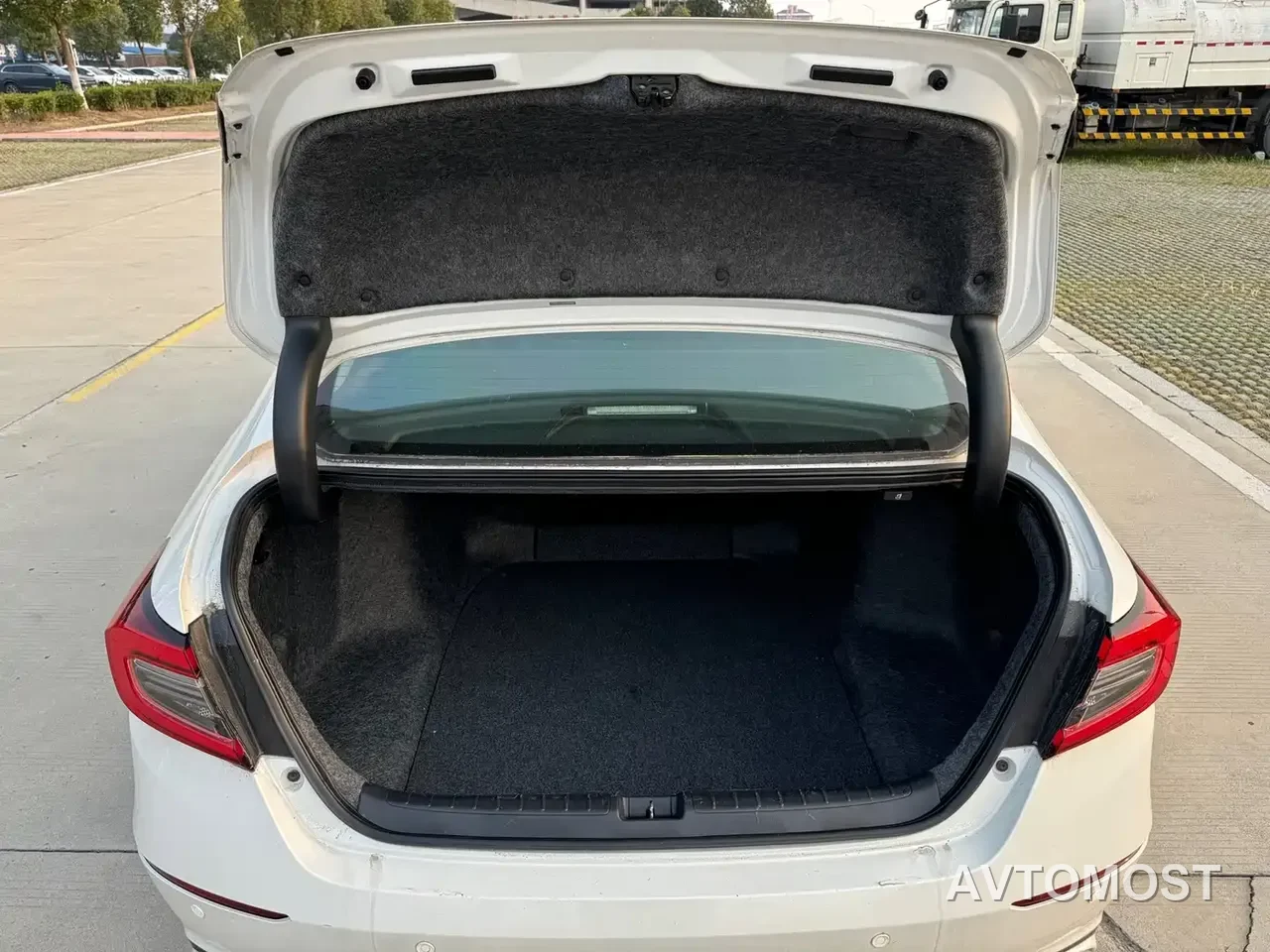 Honda Accord 2022 Sharp Hybrid 2.0L Sharp Leader Edition — фото 10