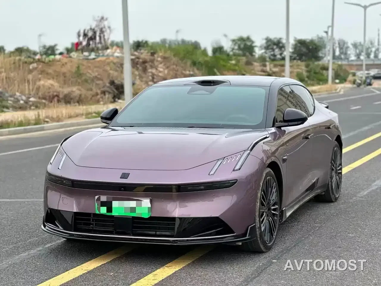 Lynk & Co 10 EM-P 2025 Model 120km Base Version — фото 1