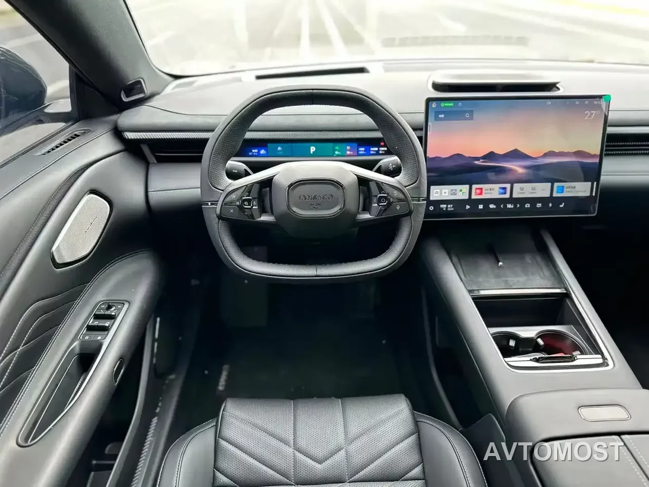 Lynk & Co 10 EM-P 2025 Model 120km Base Version — фото 9