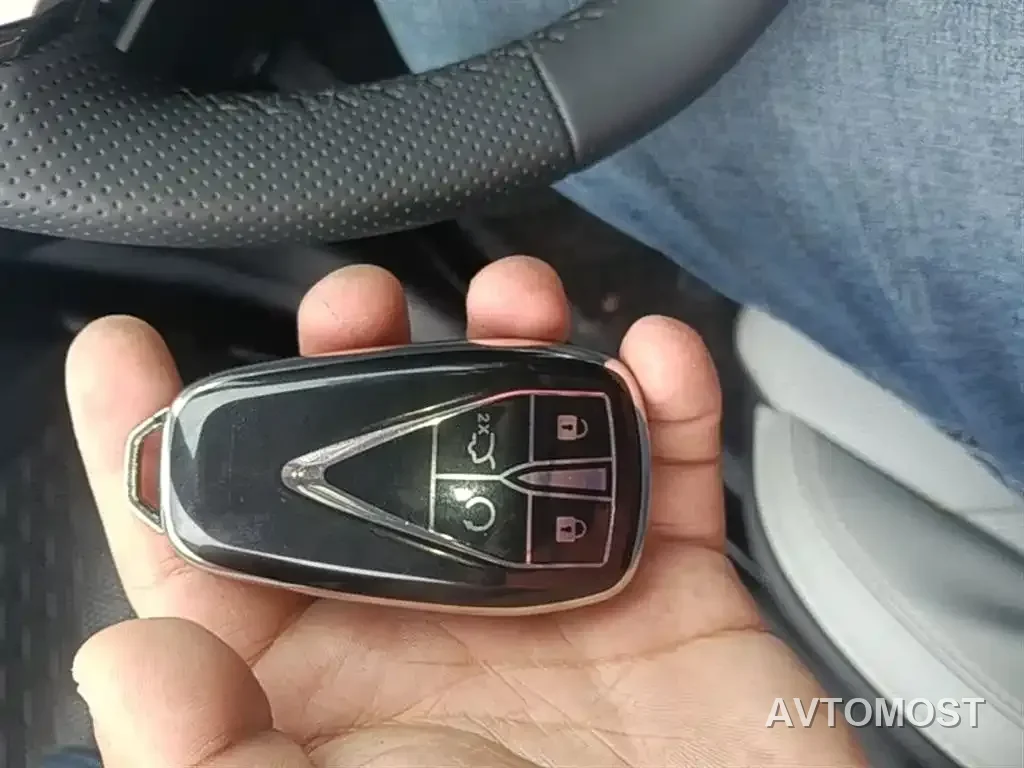 Changan UNI-V iDD 2023 ZhiDian iDD 1.5T 113km Smart Fun Edition — фото 6