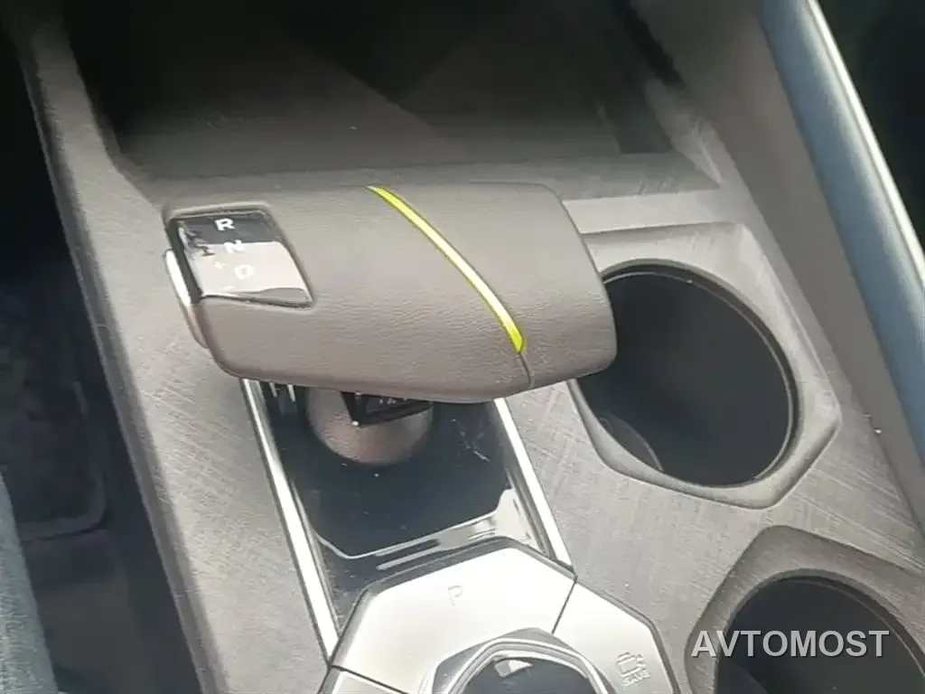 Changan UNI-V iDD 2023 ZhiDian iDD 1.5T 113km Smart Fun Edition — фото 10