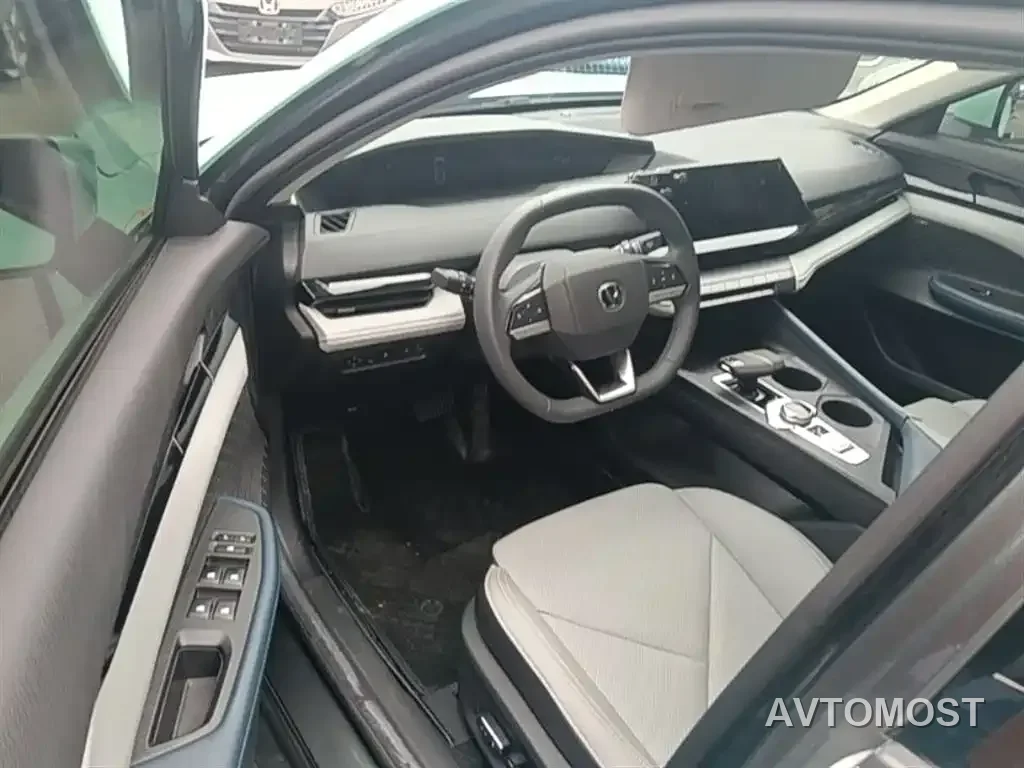 Changan UNI-V iDD 2023 ZhiDian iDD 1.5T 113km Smart Fun Edition — фото 12