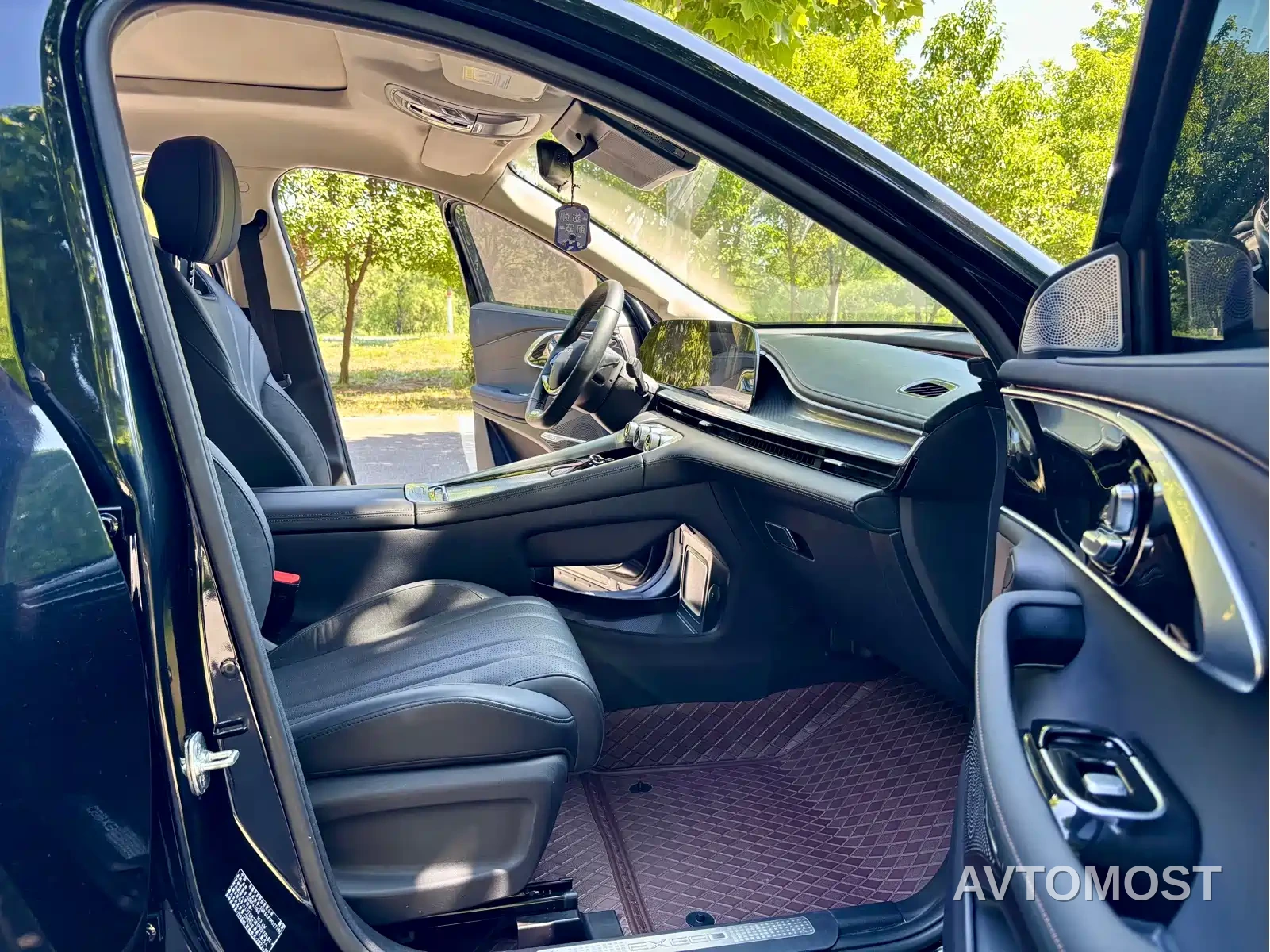 Exeed Lingyun 2024 300T 2WD Starlight Edition — фото 3