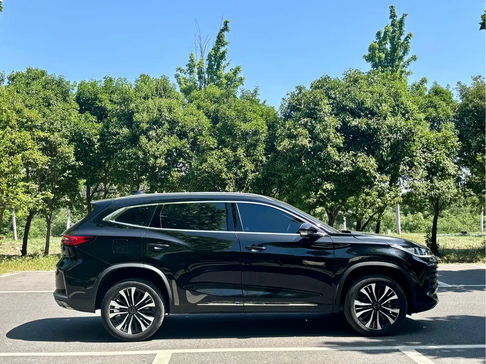 Exeed Lingyun 2024 300T 2WD Starlight Edition — фото 6