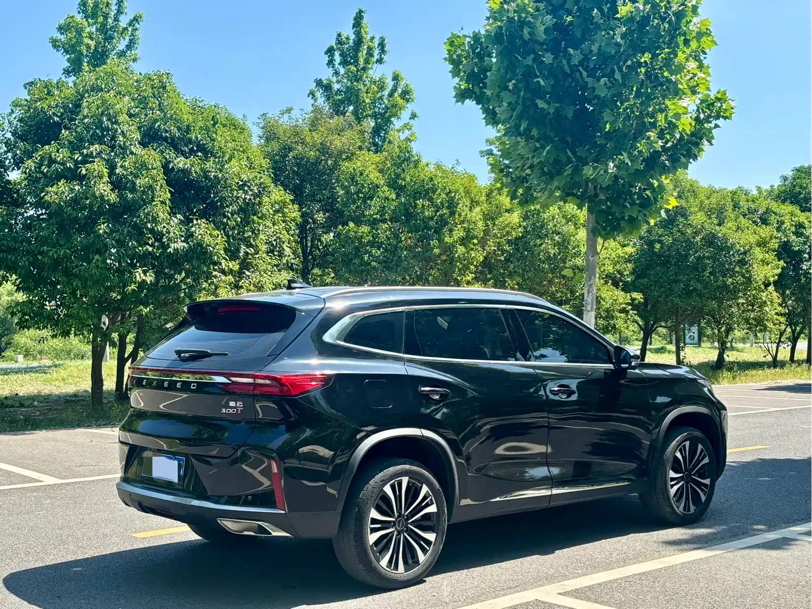 Exeed Lingyun 2024 300T 2WD Starlight Edition — фото 8