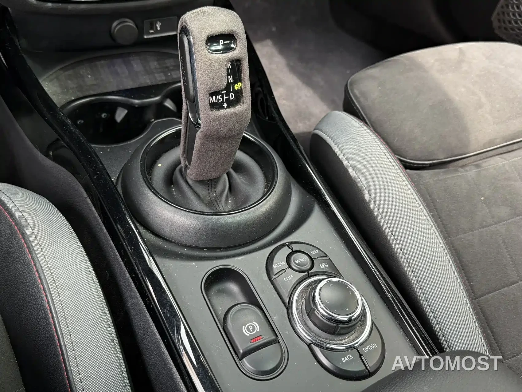 MINI JCW CLUBMAN 2022 2.0T JOHN COOPER WORKS ALL-IN — фото 10