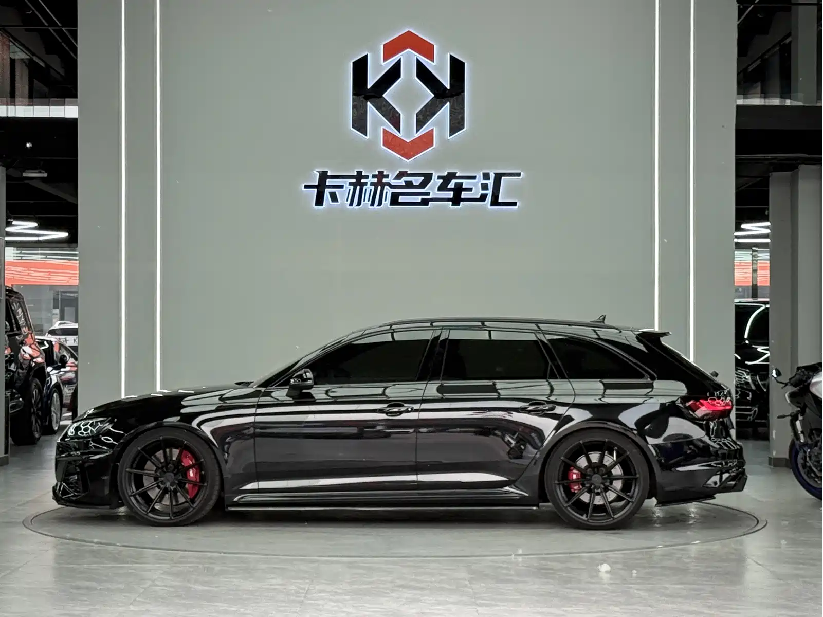 Audi RS 4 2024 RS4 Avant Ignition Edition — фото 5