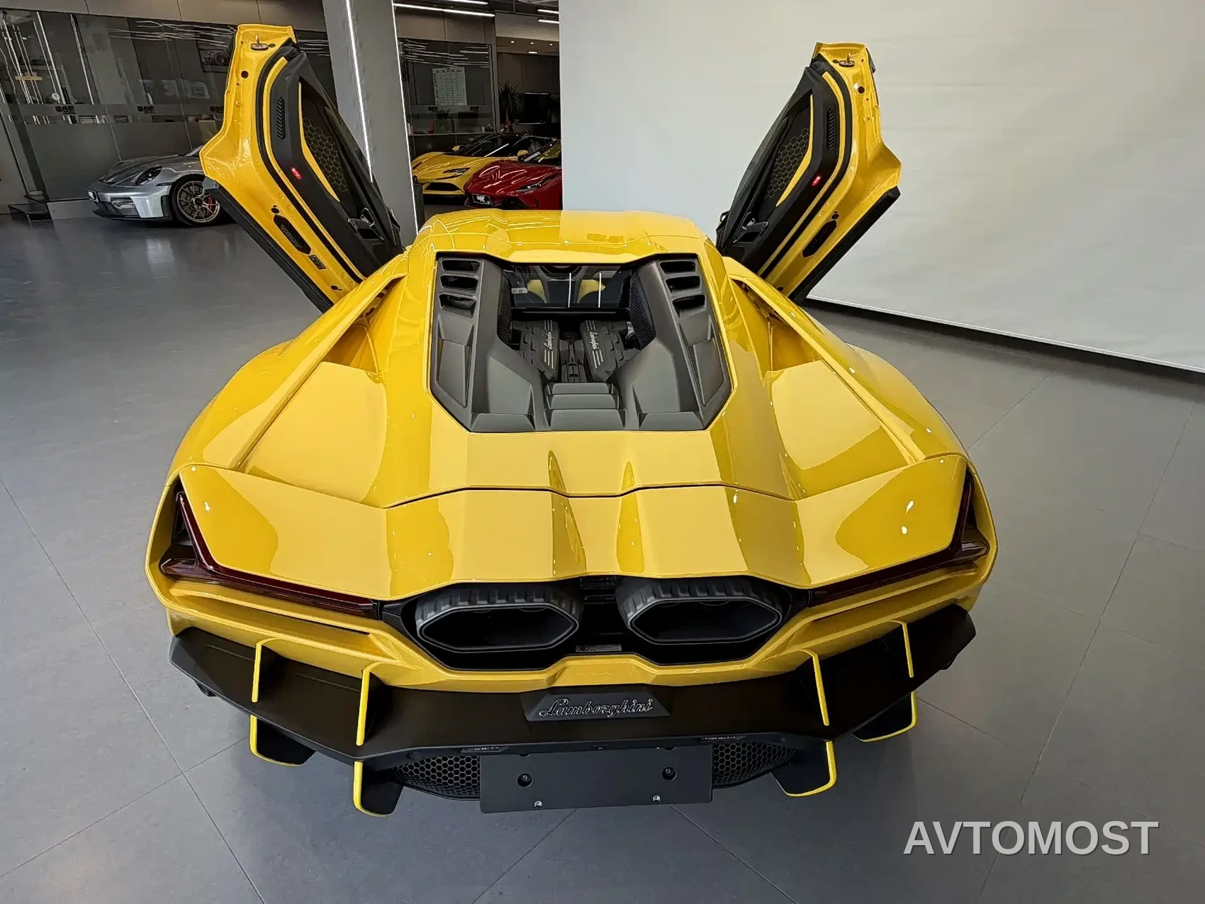 Lamborghini Revuelto 2023 6.5L PHEV Standard — фото 4