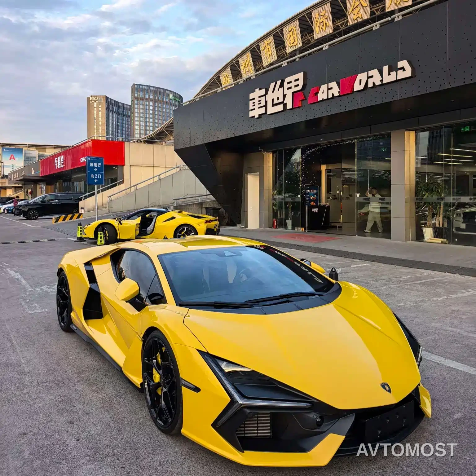 Lamborghini Revuelto 2023 6.5L PHEV Standard — фото 5