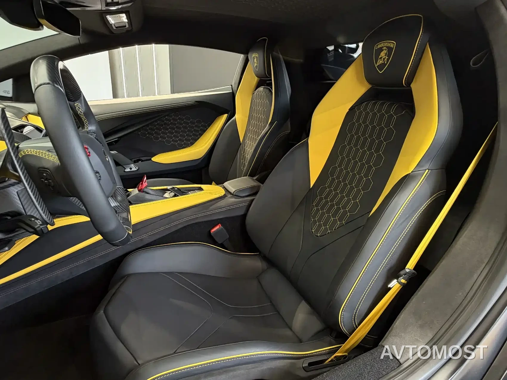 Lamborghini Revuelto 2023 6.5L PHEV Standard — фото 8