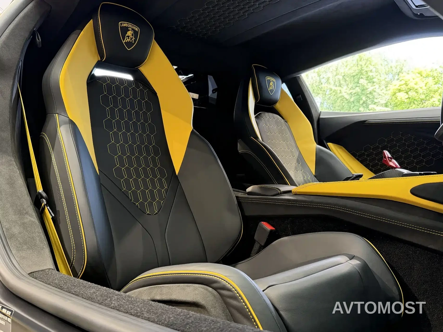 Lamborghini Revuelto 2023 6.5L PHEV Standard — фото 10