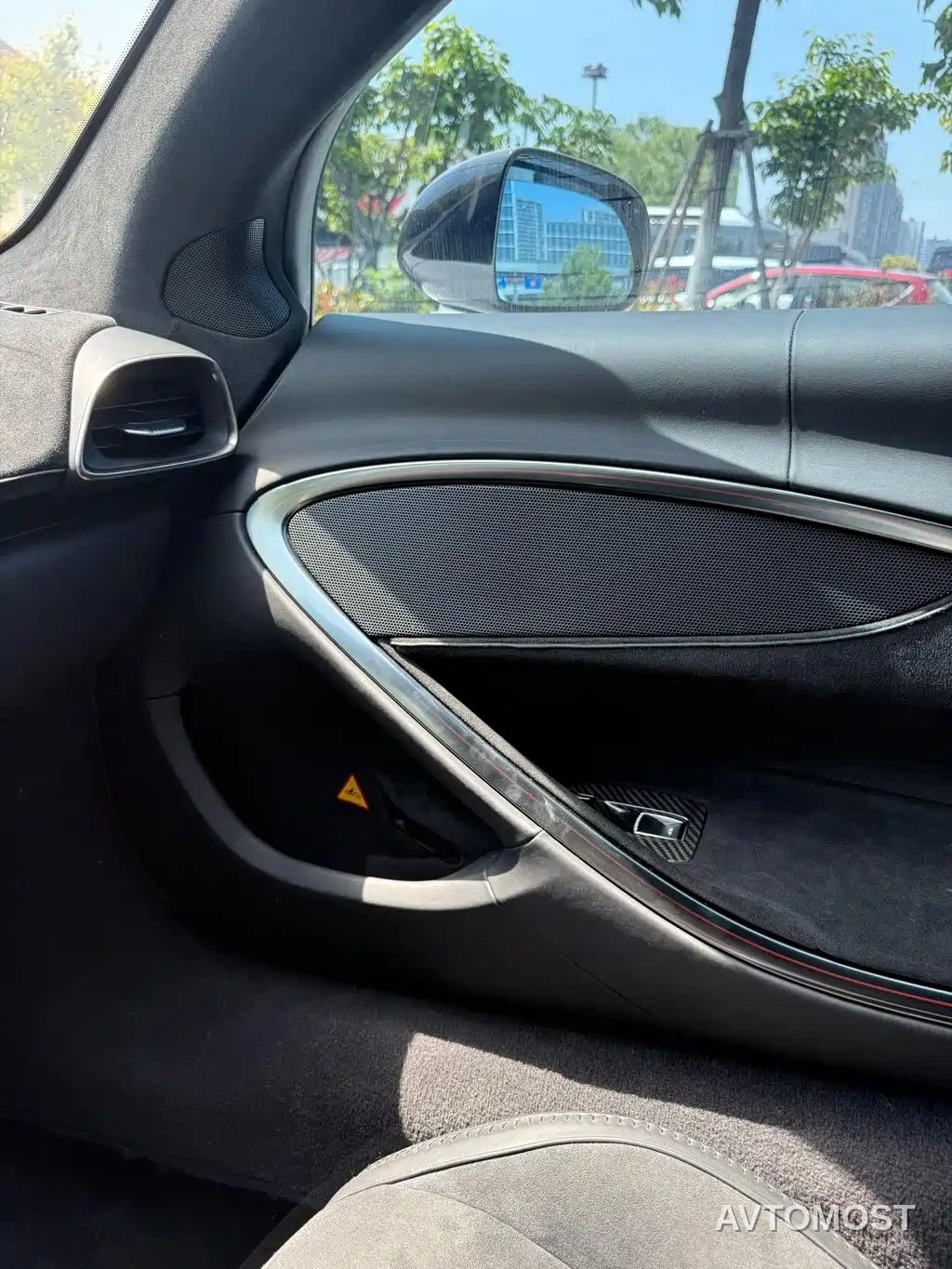 McLaren Artura 2023 3.0T Hybrid Standard — фото 10
