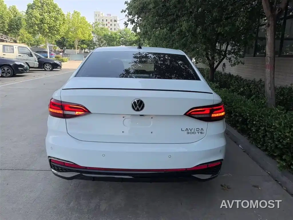 Volkswagen Lavida 2024 Model 300TSI DSG Starlight Leading Edition — фото 6