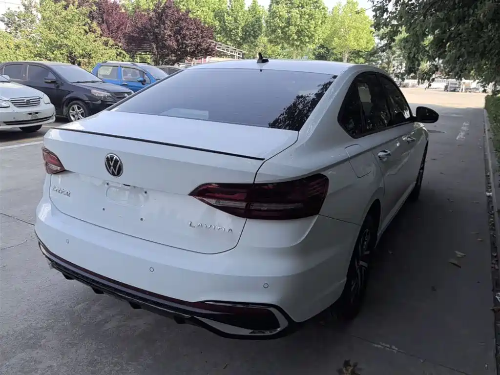 Volkswagen Lavida 2024 Model 300TSI DSG Starlight Leading Edition — фото 7