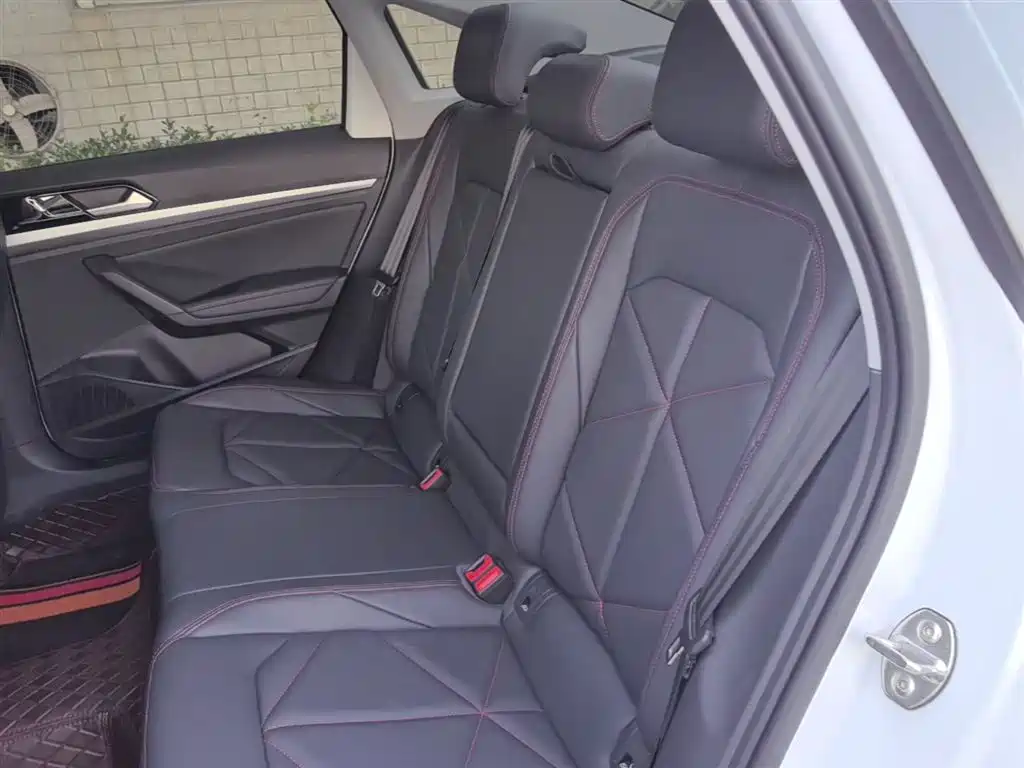Volkswagen Lavida 2024 Model 300TSI DSG Starlight Leading Edition — фото 17