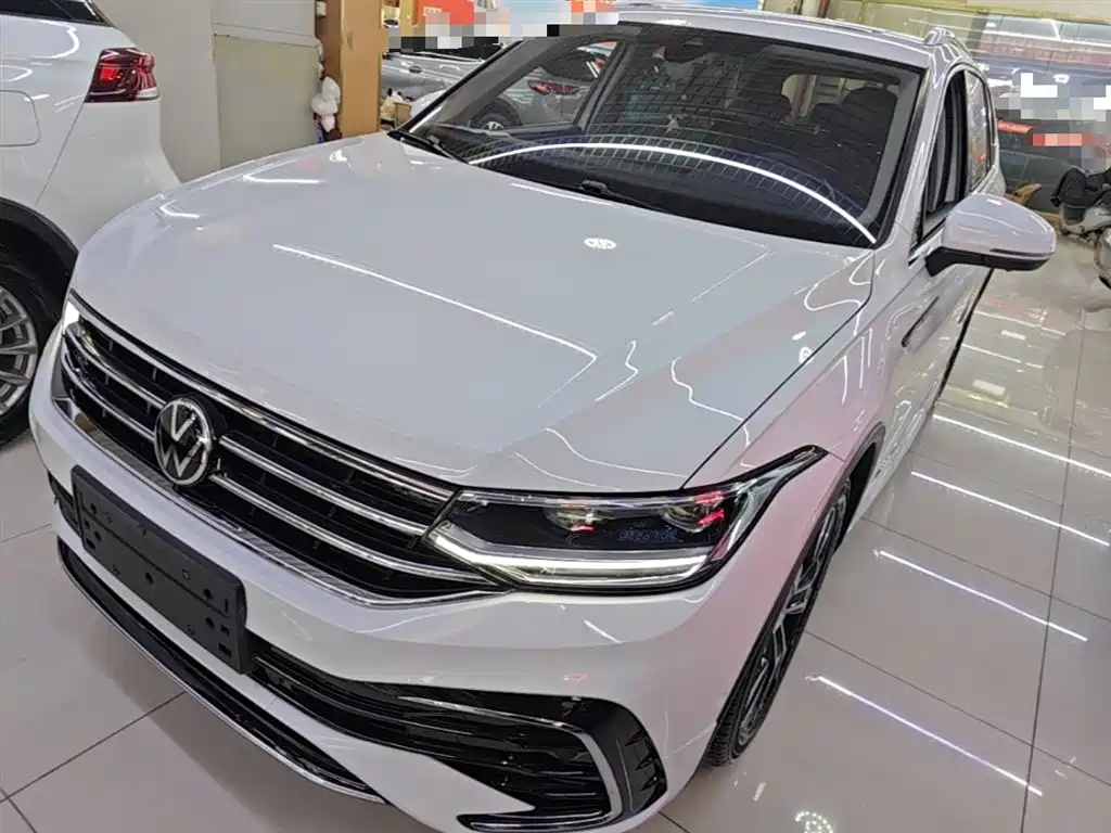 Volkswagen Tiguan L 2023 330TSI Auto 2WD R-Line Premium Edition — фото 2