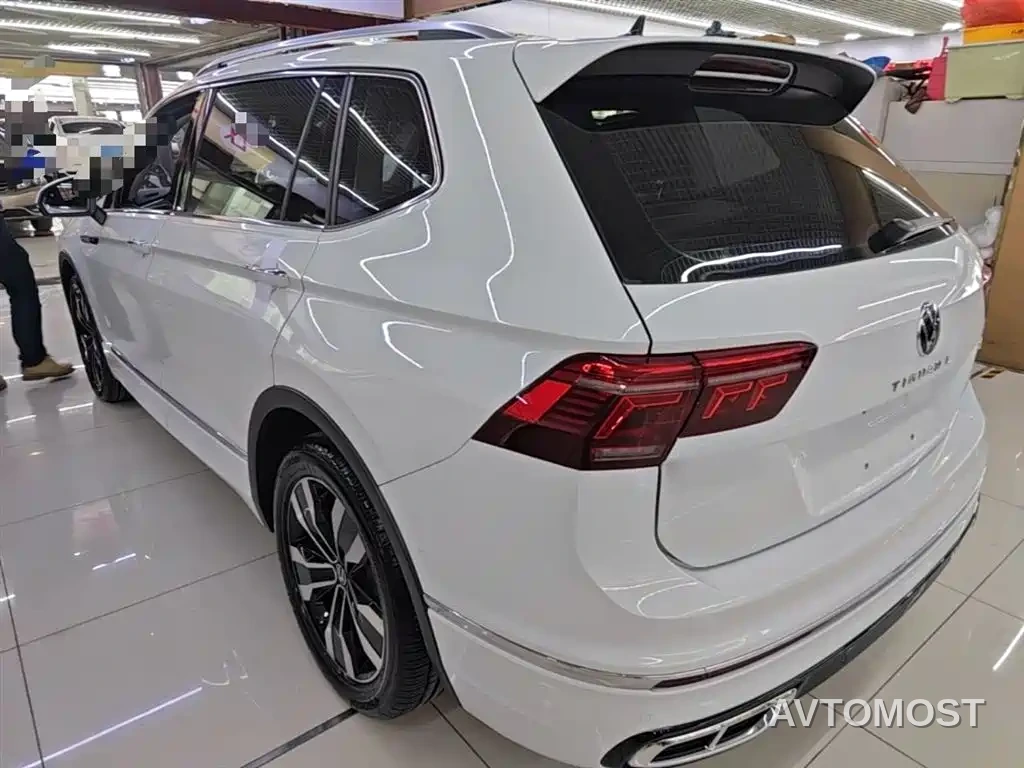 Volkswagen Tiguan L 2023 330TSI Auto 2WD R-Line Premium Edition — фото 5