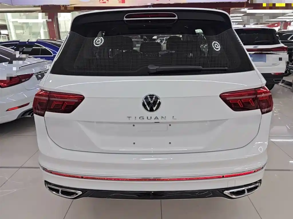Volkswagen Tiguan L 2023 330TSI Auto 2WD R-Line Premium Edition — фото 6
