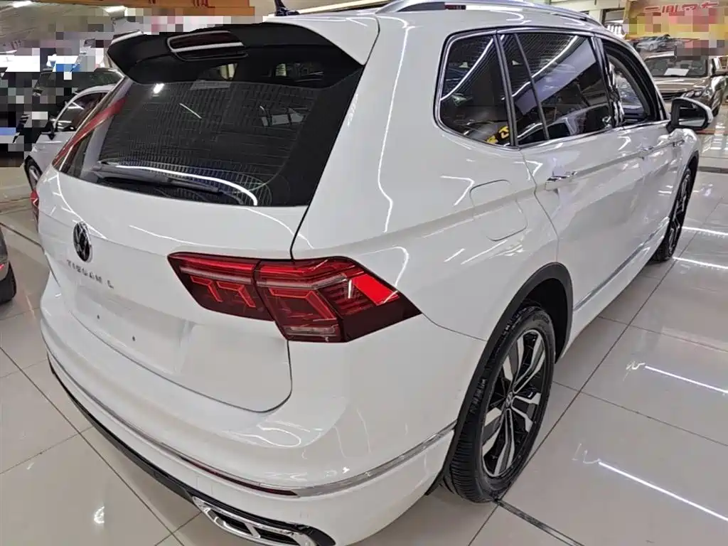 Volkswagen Tiguan L 2023 330TSI Auto 2WD R-Line Premium Edition — фото 7