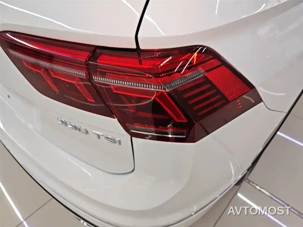 Volkswagen Tiguan L 2023 330TSI Auto 2WD R-Line Premium Edition — фото 8