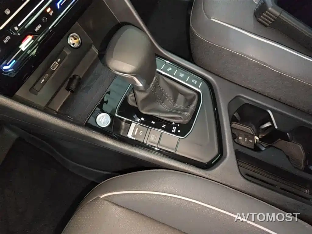 Volkswagen Tiguan L 2023 330TSI Auto 2WD R-Line Premium Edition — фото 14
