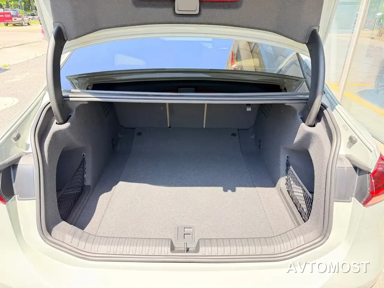 Audi A6L e-tron 2026 Model Pioneer Edition — фото 11