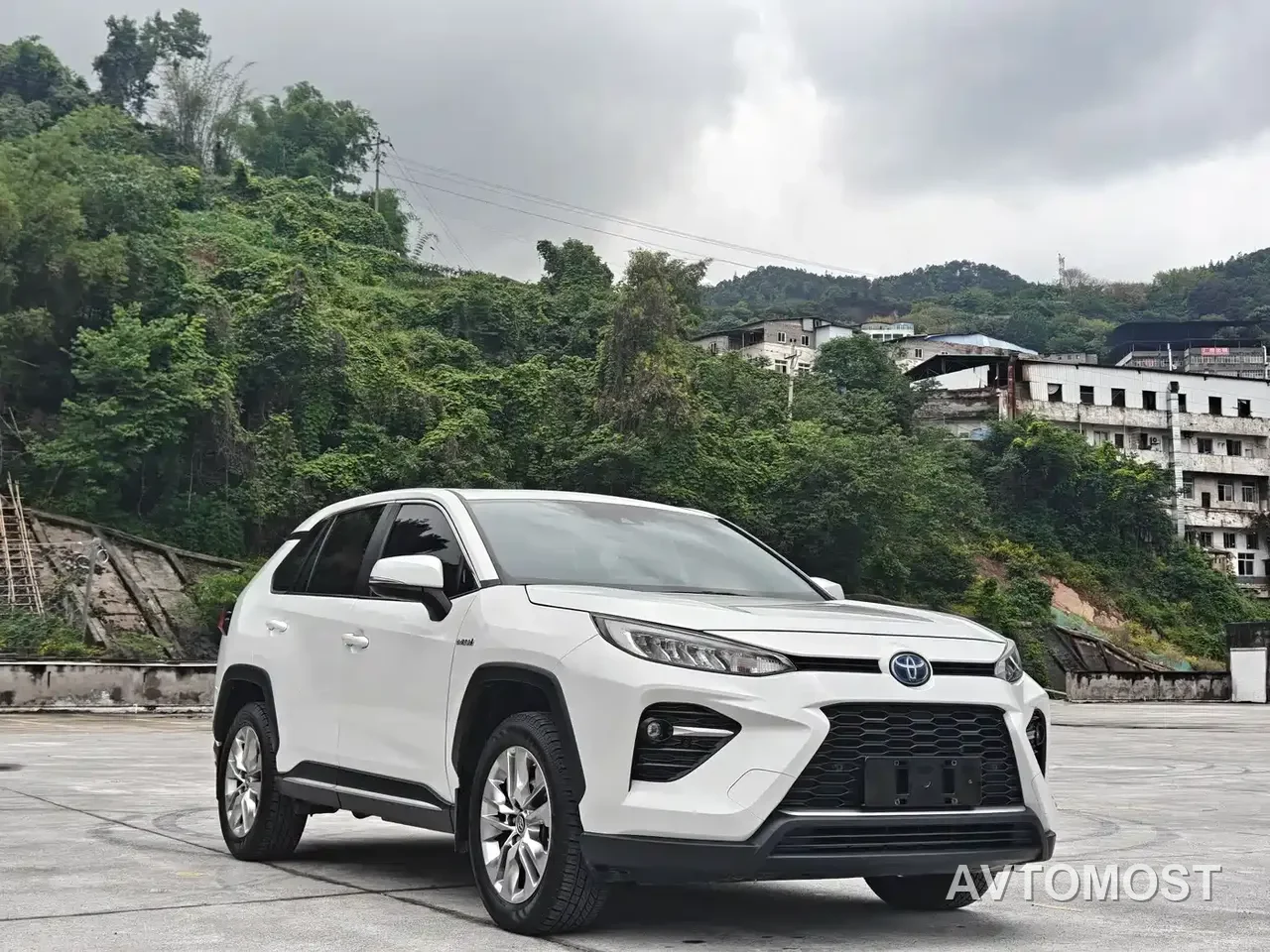 Toyota Wildlander 2020 Dual Engine 2.5L E-CVT FWD Luxury — фото 3