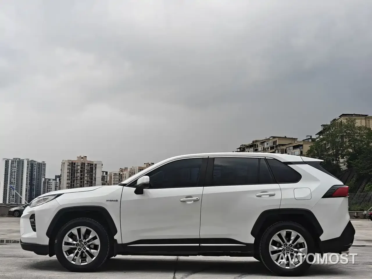 Toyota Wildlander 2020 Dual Engine 2.5L E-CVT FWD Luxury — фото 7
