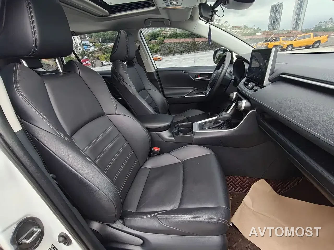 Toyota Wildlander 2020 Dual Engine 2.5L E-CVT FWD Luxury — фото 11