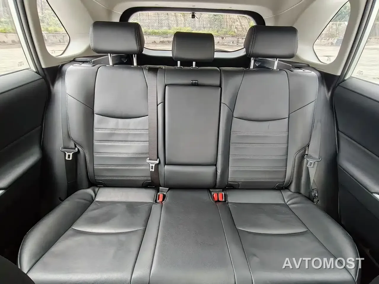 Toyota Wildlander 2020 Dual Engine 2.5L E-CVT FWD Luxury — фото 12