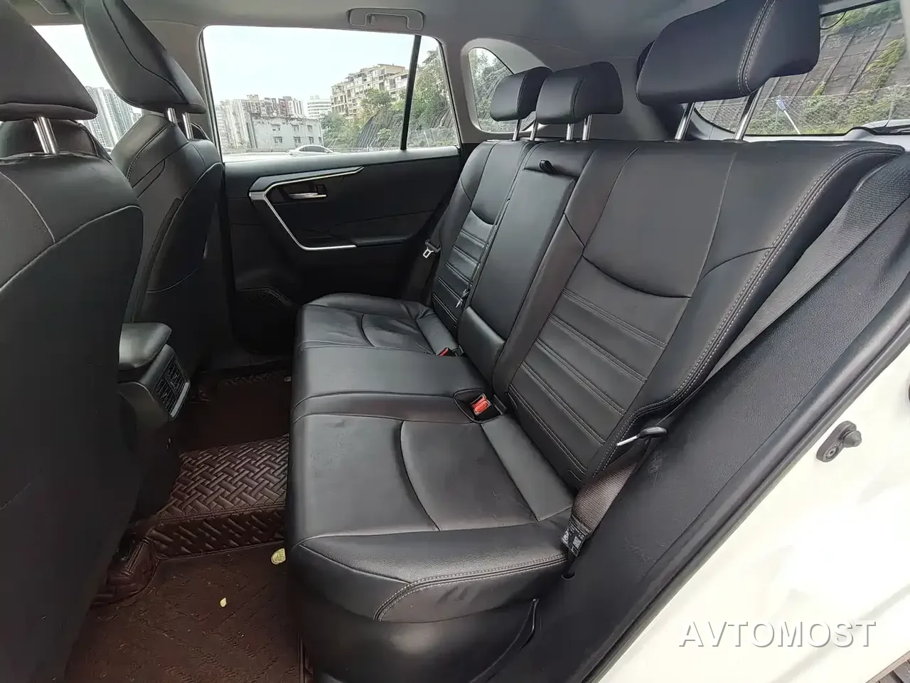 Toyota Wildlander 2020 Dual Engine 2.5L E-CVT FWD Luxury — фото 14