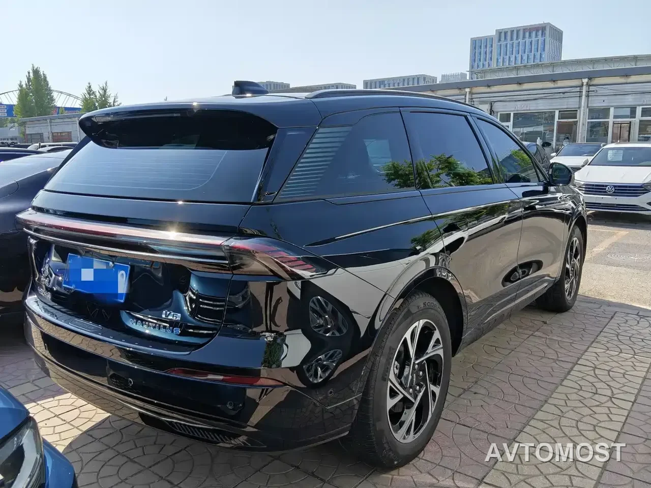 Lincoln Nautilus 2025 2.0T AWD Premium Hybrid — фото 12