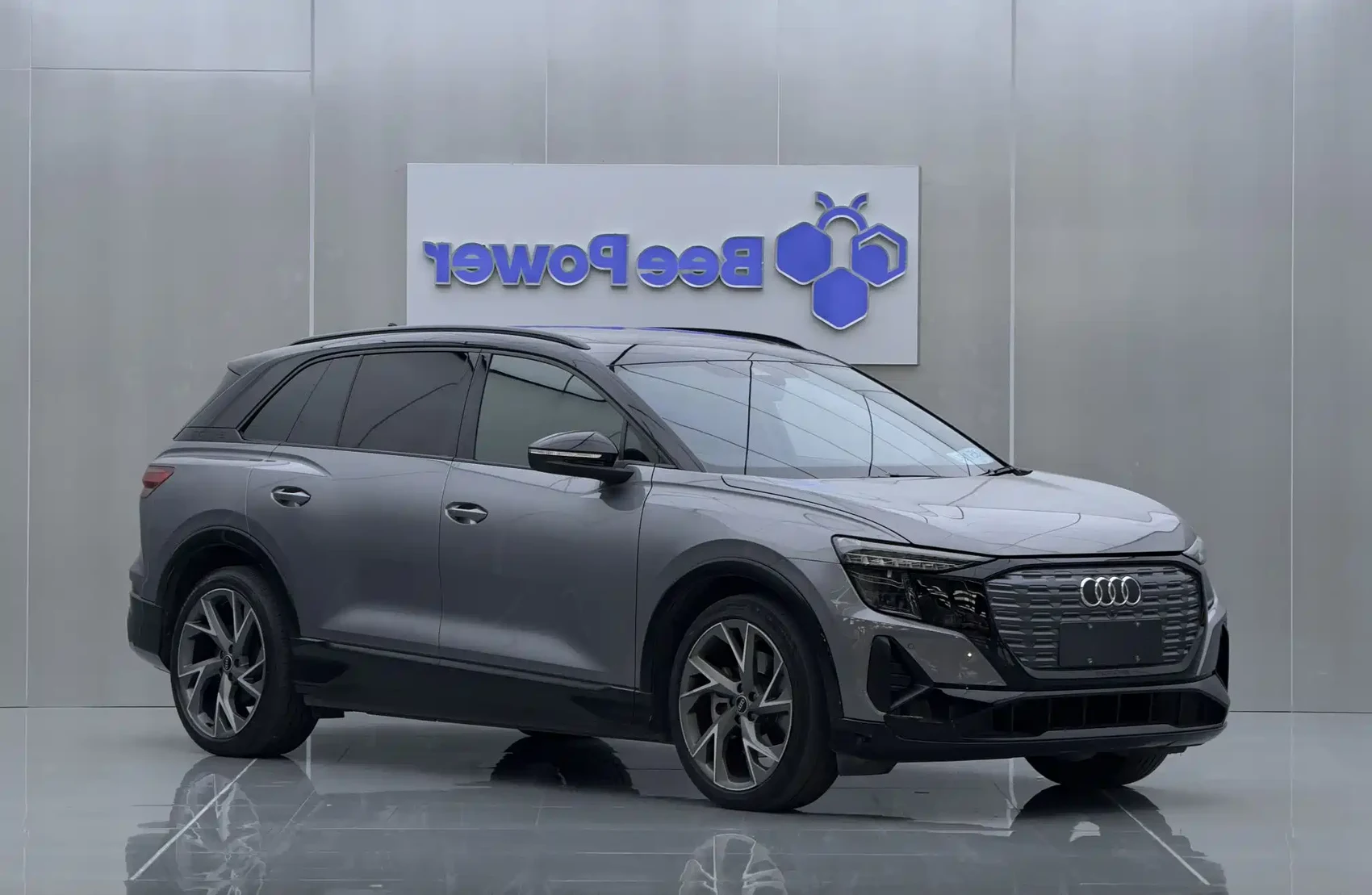 Audi Q5 e-tron 2022 40 e-tron Starlight Edition Mecha Suit Sun Chaser Version — фото 3