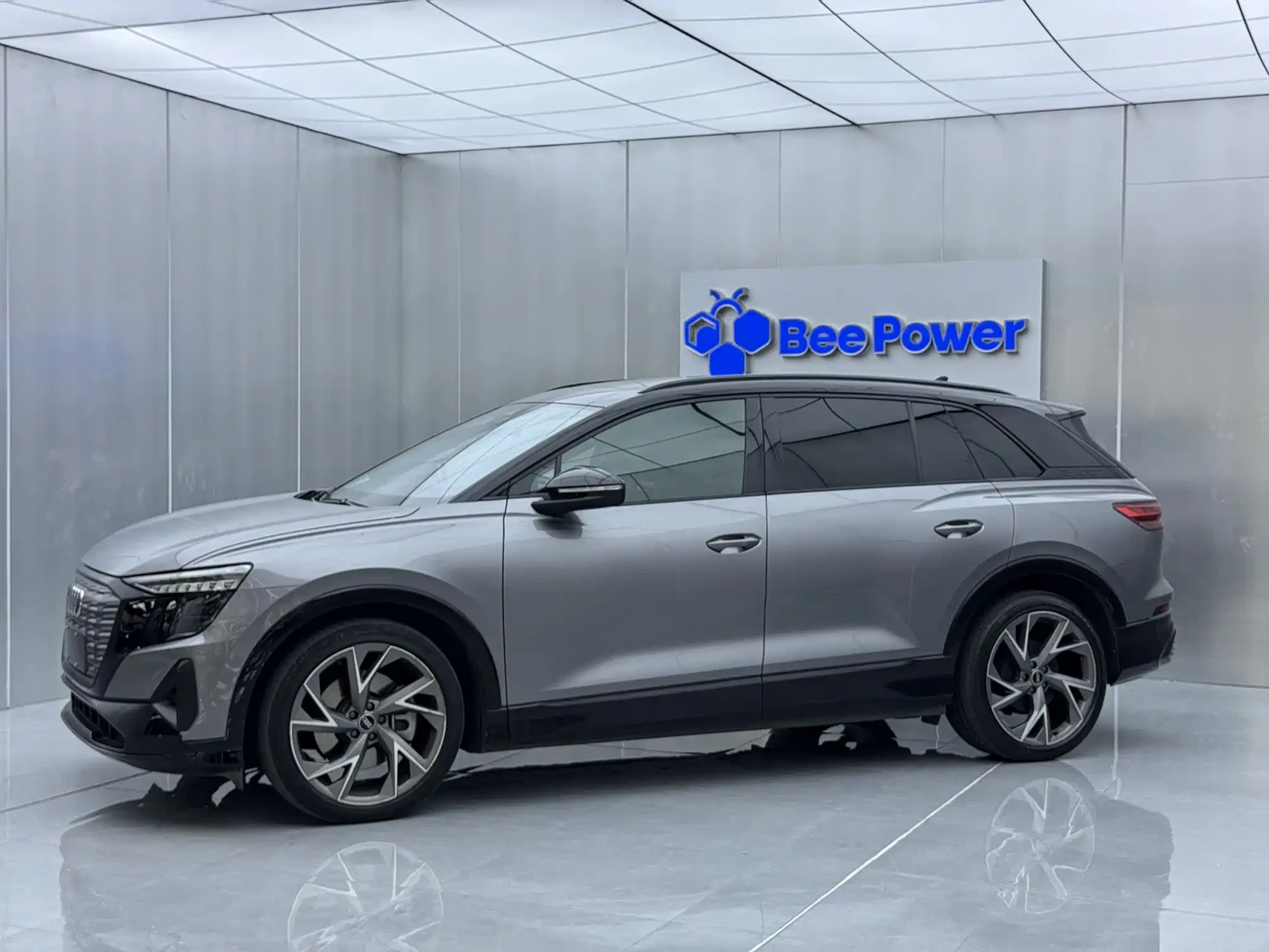 Audi Q5 e-tron 2022 40 e-tron Starlight Edition Mecha Suit Sun Chaser Version — фото 4