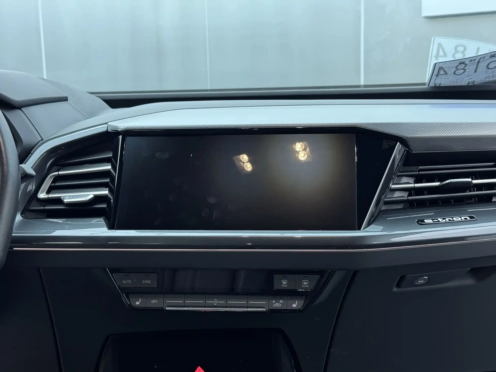Audi Q5 e-tron 2022 40 e-tron Starlight Edition Mecha Suit Sun Chaser Version — фото 14