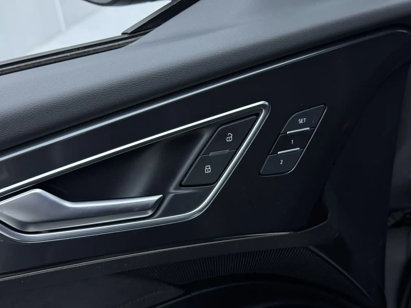 Audi Q5 e-tron 2022 40 e-tron Starlight Edition Mecha Suit Sun Chaser Version — фото 21
