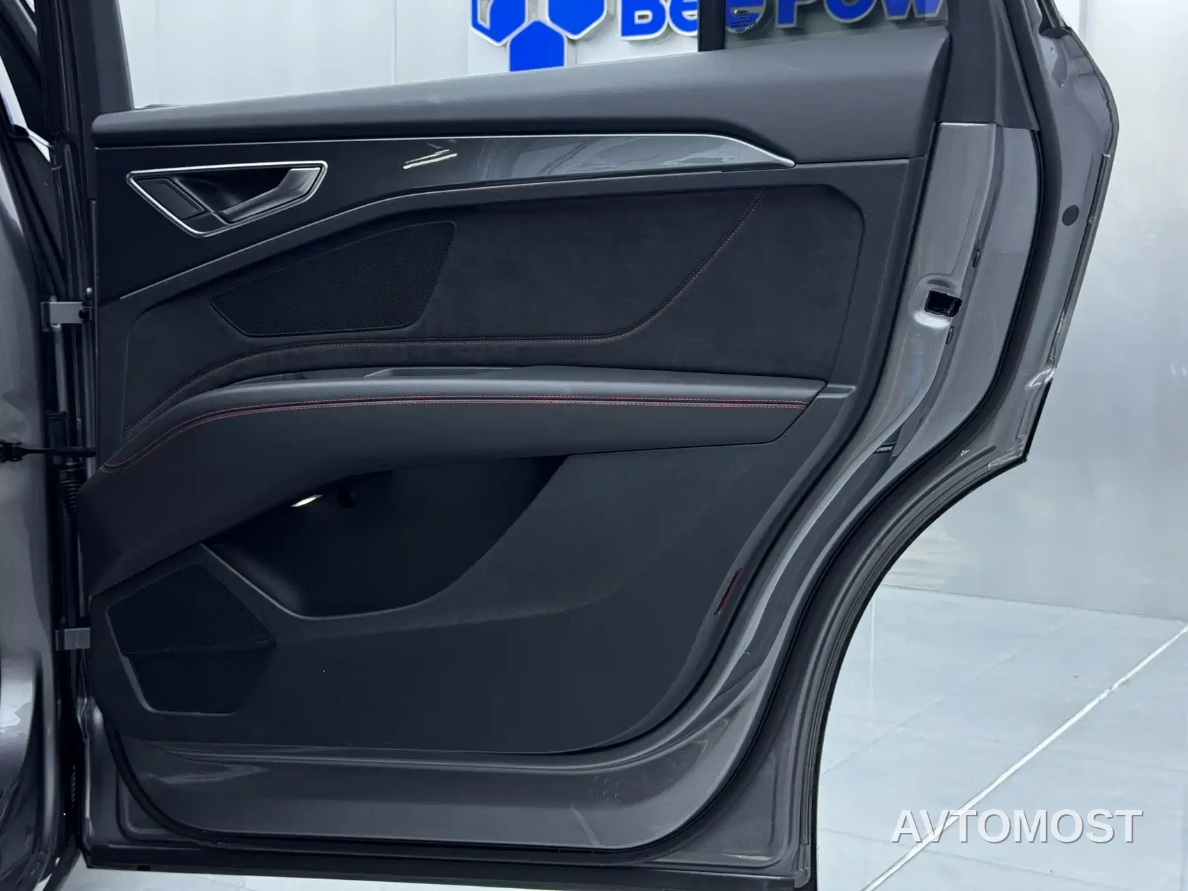 Audi Q5 e-tron 2022 40 e-tron Starlight Edition Mecha Suit Sun Chaser Version — фото 23