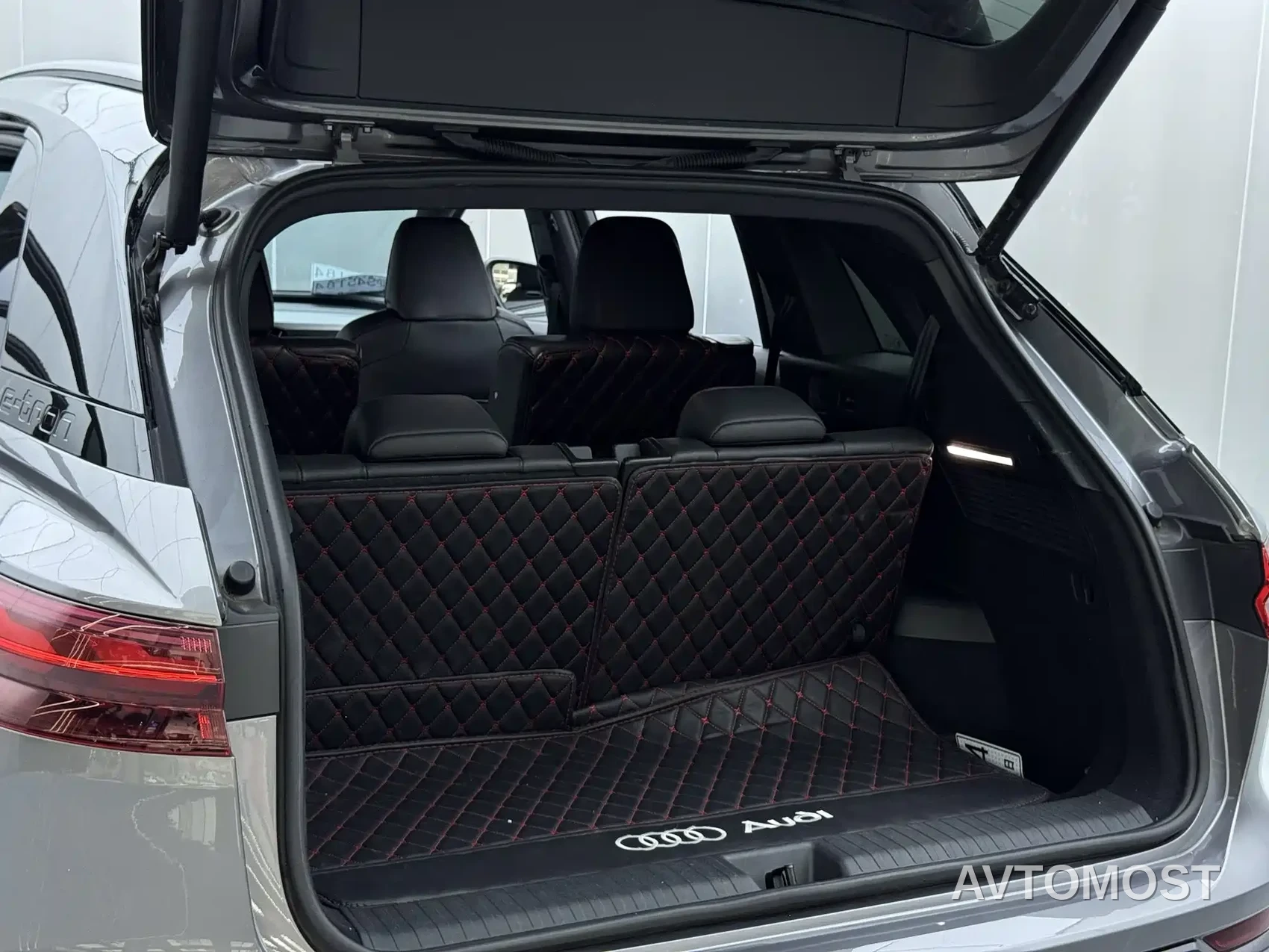 Audi Q5 e-tron 2022 40 e-tron Starlight Edition Mecha Suit Sun Chaser Version — фото 26