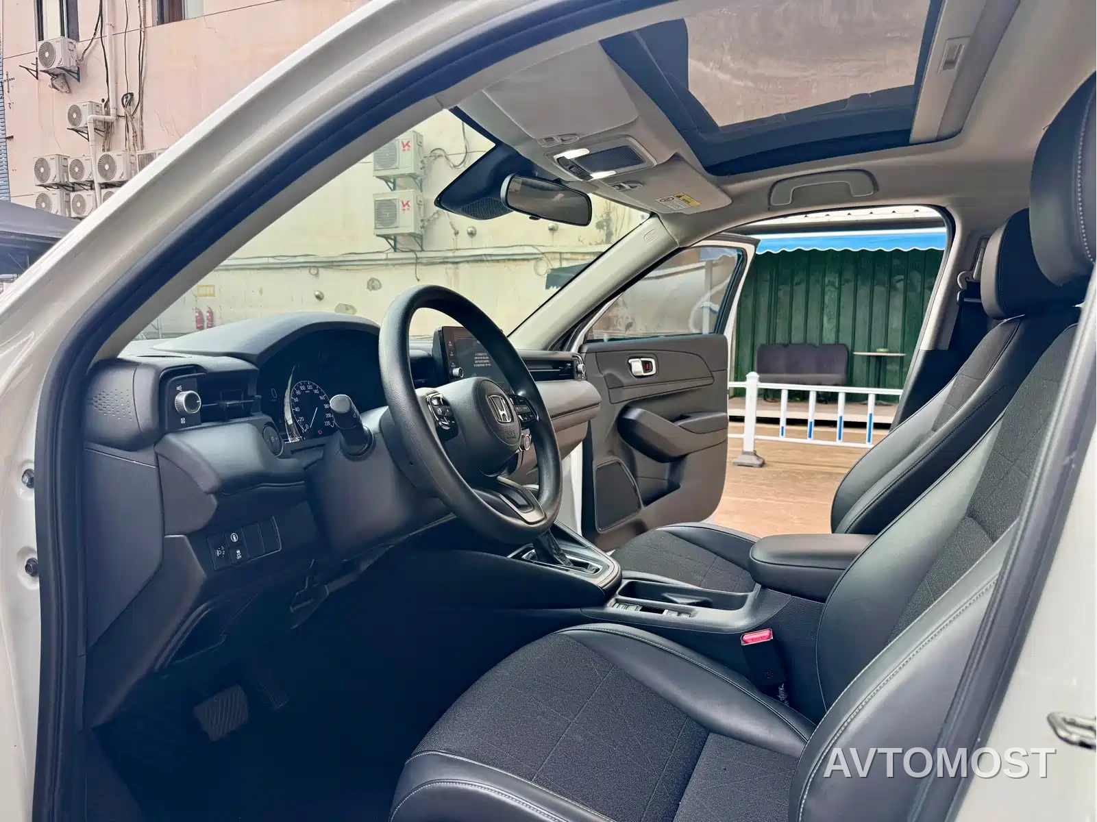 Honda Vezel 2023 1.5L CVT Pioneer Edition — фото 4