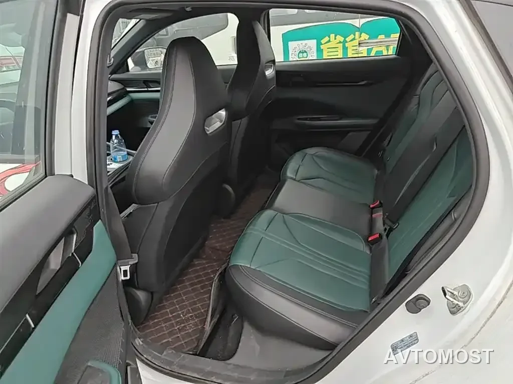 Changan UNI-V iDD 2024 Blue Whale Smart iDD 136km Smart Cool — фото 9