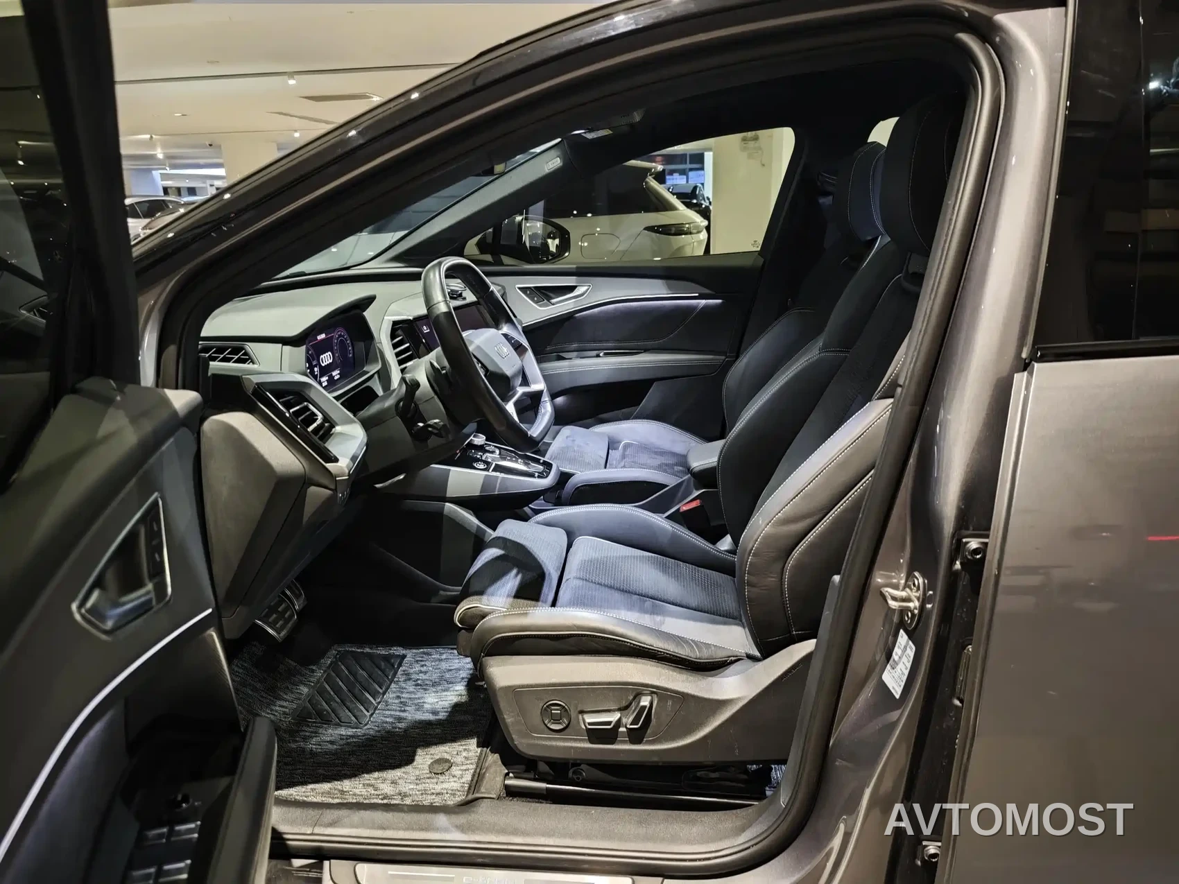 Audi Q5 e-tron 2022 40 e-tron Starlight Mech Suit — фото 4