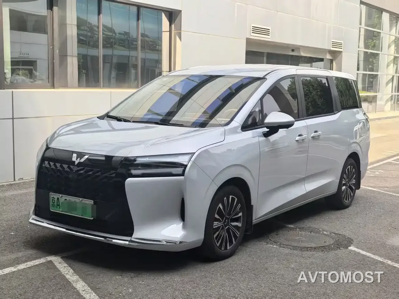 Wuling Motors Xingguang 730 New Energy 2025 Model Plug-in Hybrid Base Version — фото 1