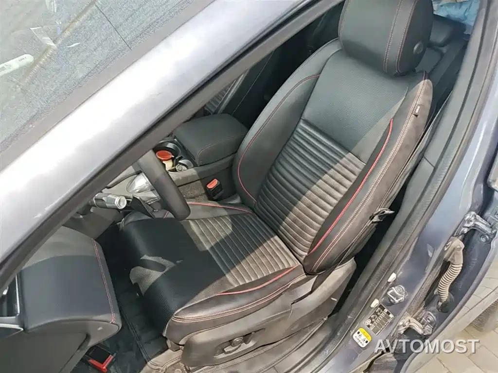 Land Rover Discovery Sport PHEV 2021 P300e Performance Tech Edition — фото 12