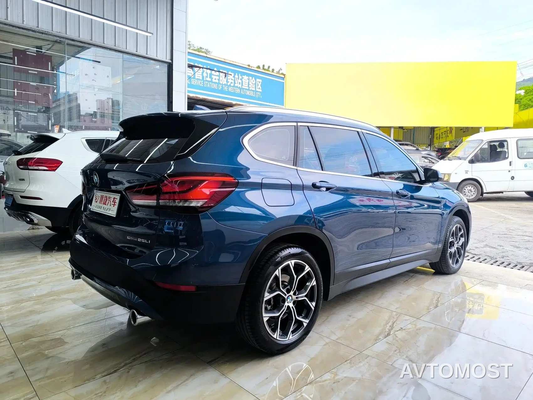 BMW X1 2022 sDrive25Li Leading — фото 8