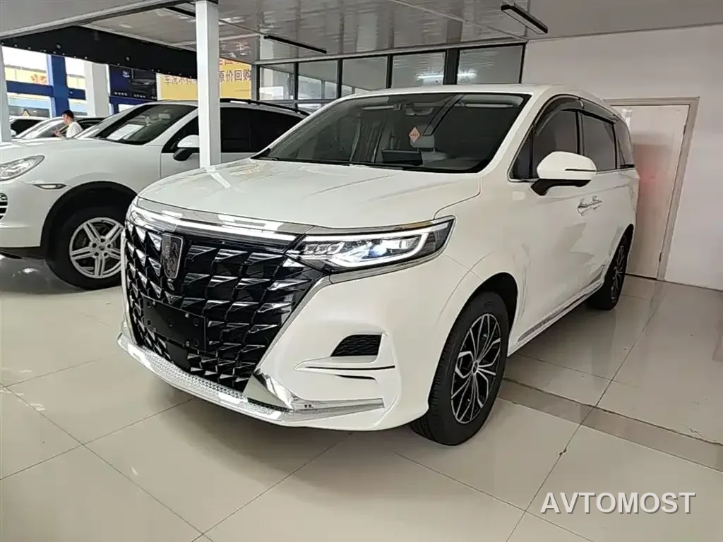 Roewe iMAX8 EV 2025 Model 1.5T DMH Land Premium Edition — фото 1