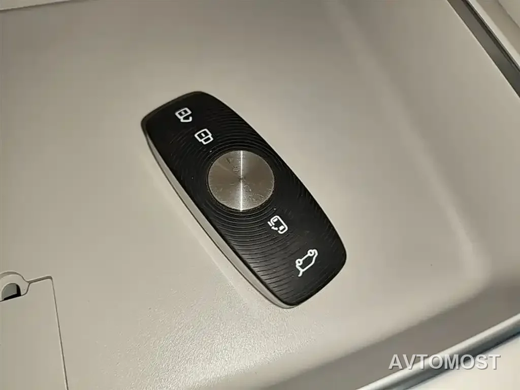 Roewe iMAX8 EV 2025 Model 1.5T DMH Land Premium Edition — фото 24